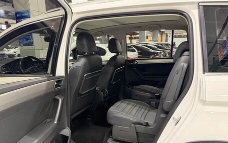 Volkswagen Touran III, 2021 год, 1 211 000 рублей, 12 фотография