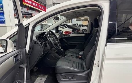 Volkswagen Touran III, 2021 год, 1 211 000 рублей, 10 фотография
