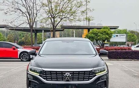 Volkswagen Passat B8 рестайлинг, 2023 год, 2 098 000 рублей, 2 фотография