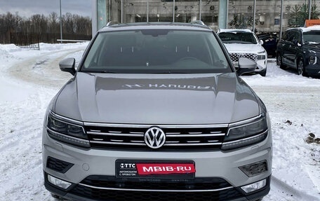 Volkswagen Tiguan II, 2016 год, 2 430 000 рублей, 2 фотография