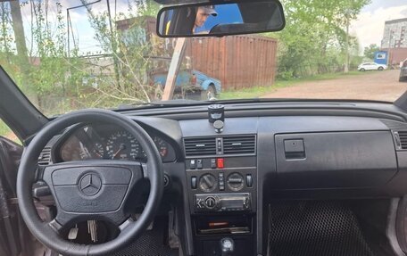 Mercedes-Benz C-Класс, 1993 год, 290 000 рублей, 2 фотография