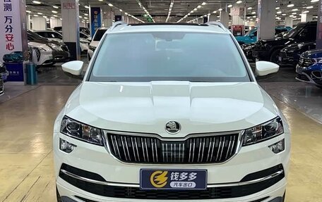 Skoda Karoq I, 2022 год, 1 854 000 рублей, 3 фотография