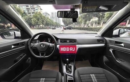 Volkswagen Lavida, 2022 год, 990 000 рублей, 8 фотография