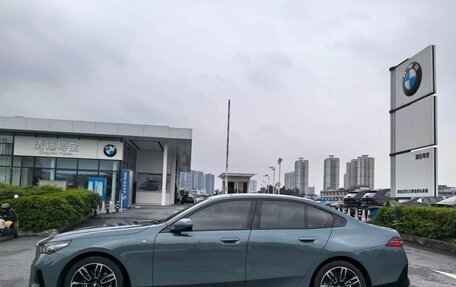 BMW 5 серия, 2026 год, 5 500 000 рублей, 4 фотография