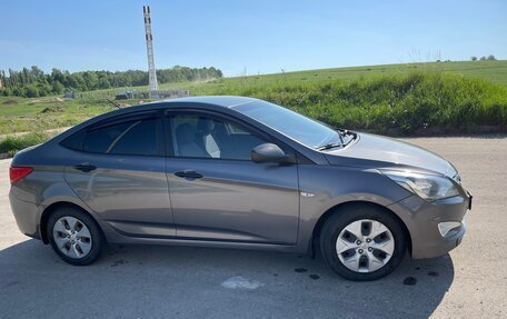 Hyundai Solaris II рестайлинг, 2014 год, 997 000 рублей, 5 фотография