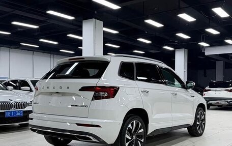 Skoda Karoq I, 2022 год, 1 875 000 рублей, 4 фотография