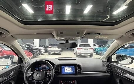 Skoda Karoq I, 2022 год, 1 875 000 рублей, 8 фотография