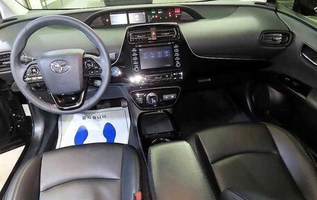 Toyota Prius IV XW50, 2022 год, 1 915 000 рублей, 10 фотография