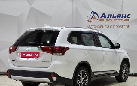 Mitsubishi Outlander III рестайлинг 3, 2018 год, 1 800 000 рублей, 3 фотография