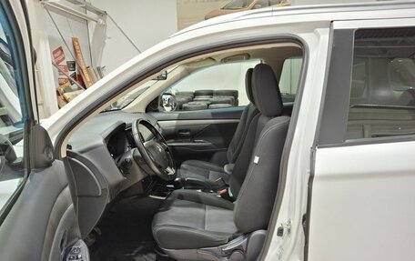 Mitsubishi Outlander III рестайлинг 3, 2018 год, 1 800 000 рублей, 21 фотография