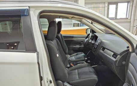 Mitsubishi Outlander III рестайлинг 3, 2018 год, 1 800 000 рублей, 34 фотография