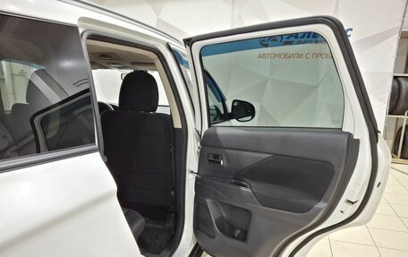 Mitsubishi Outlander III рестайлинг 3, 2018 год, 1 800 000 рублей, 31 фотография