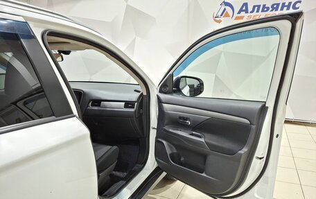 Mitsubishi Outlander III рестайлинг 3, 2018 год, 1 800 000 рублей, 32 фотография