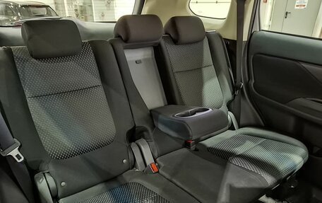 Mitsubishi Outlander III рестайлинг 3, 2018 год, 1 800 000 рублей, 40 фотография