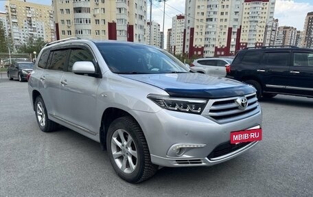 Toyota Highlander III, 2011 год, 1 900 000 рублей, 3 фотография