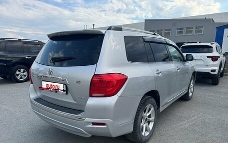 Toyota Highlander III, 2011 год, 1 900 000 рублей, 2 фотография