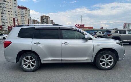 Toyota Highlander III, 2011 год, 1 900 000 рублей, 6 фотография