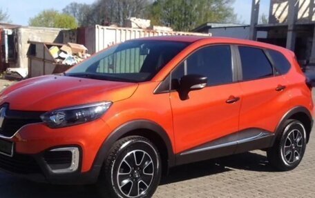 Renault Kaptur I рестайлинг, 2017 год, 1 329 000 рублей, 2 фотография