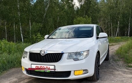 Skoda Superb III рестайлинг, 2012 год, 1 350 000 рублей, 2 фотография