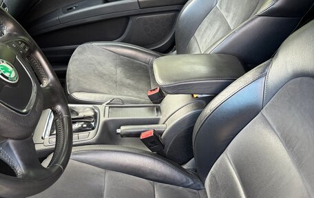 Skoda Superb III рестайлинг, 2012 год, 1 350 000 рублей, 8 фотография