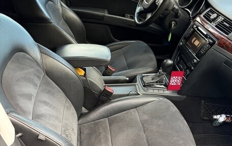 Skoda Superb III рестайлинг, 2012 год, 1 350 000 рублей, 10 фотография