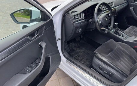 Skoda Superb III рестайлинг, 2021 год, 1 885 000 рублей, 7 фотография