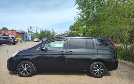 Toyota ISis I, 2010 год, 1 000 000 рублей, 5 фотография