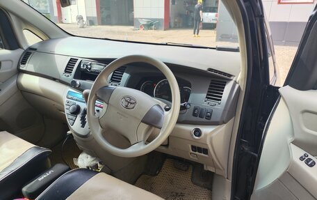 Toyota ISis I, 2010 год, 1 000 000 рублей, 7 фотография