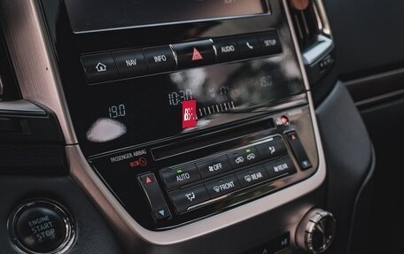 Toyota Land Cruiser 200, 2017 год, 9 500 000 рублей, 14 фотография