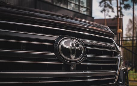 Toyota Land Cruiser 200, 2017 год, 9 500 000 рублей, 28 фотография