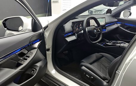 BMW 5 серия, 2025 год, 5 502 000 рублей, 9 фотография