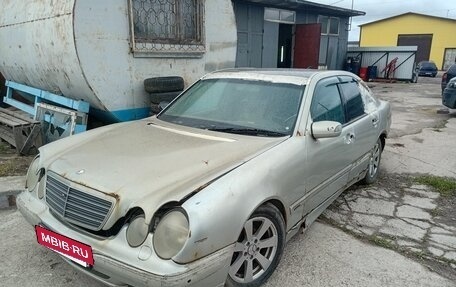 Mercedes-Benz E-Класс, 2000 год, 60 000 рублей, 2 фотография