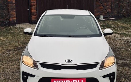 KIA Rio IV, 2017 год, 1 375 000 рублей, 6 фотография