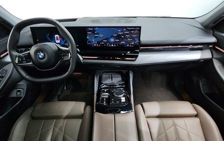 BMW 5 серия, 2023 год, 5 234 000 рублей, 6 фотография
