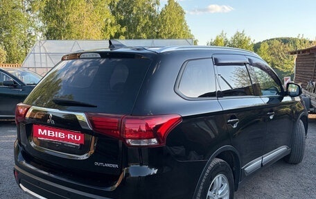 Mitsubishi Outlander III рестайлинг 3, 2017 год, 1 950 000 рублей, 3 фотография