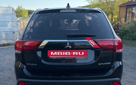Mitsubishi Outlander III рестайлинг 3, 2017 год, 1 950 000 рублей, 7 фотография