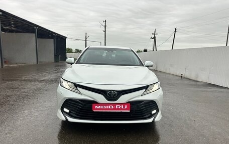 Toyota Camry, 2019 год, 2 300 000 рублей, 1 фотография