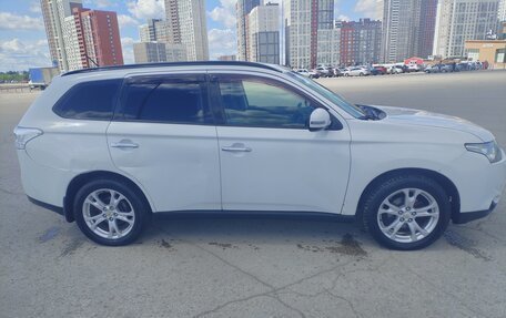 Mitsubishi Outlander III рестайлинг 3, 2012 год, 1 080 000 рублей, 4 фотография