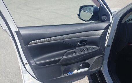 Mitsubishi Outlander III рестайлинг 3, 2012 год, 1 080 000 рублей, 8 фотография