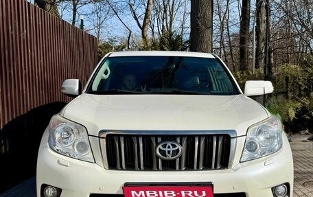 Toyota Land Cruiser Prado 150 рестайлинг 2, 2012 год, 3 050 000 рублей, 1 фотография