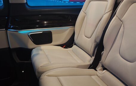 Mercedes-Benz V-Класс, 2015 год, 3 000 000 рублей, 3 фотография