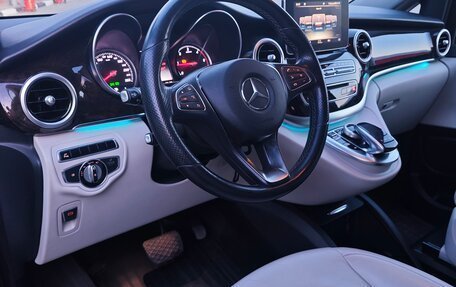 Mercedes-Benz V-Класс, 2015 год, 3 000 000 рублей, 6 фотография