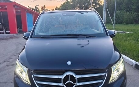 Mercedes-Benz V-Класс, 2015 год, 3 000 000 рублей, 17 фотография
