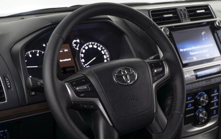 Toyota Land Cruiser Prado 150 рестайлинг 2, 2019 год, 4 200 000 рублей, 5 фотография