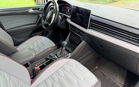 Volkswagen Tiguan II, 2023 год, 4 150 000 рублей, 8 фотография