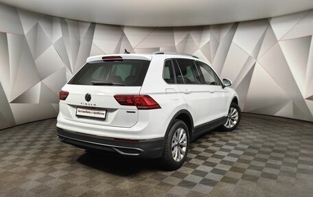 Volkswagen Tiguan II, 2021 год, 3 490 000 рублей, 2 фотография