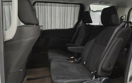 Toyota Esquire I, 2015 год, 1 849 000 рублей, 18 фотография