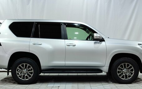 Toyota Land Cruiser Prado 150 рестайлинг 2, 2019 год, 4 500 000 рублей, 4 фотография
