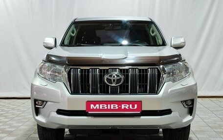 Toyota Land Cruiser Prado 150 рестайлинг 2, 2019 год, 4 500 000 рублей, 2 фотография