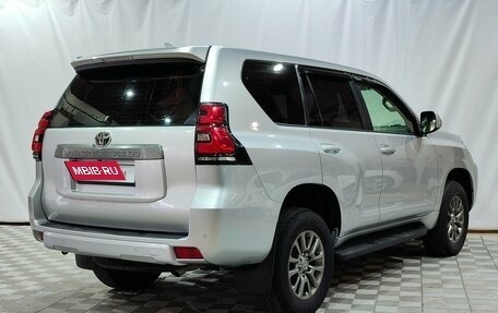 Toyota Land Cruiser Prado 150 рестайлинг 2, 2019 год, 4 500 000 рублей, 5 фотография
